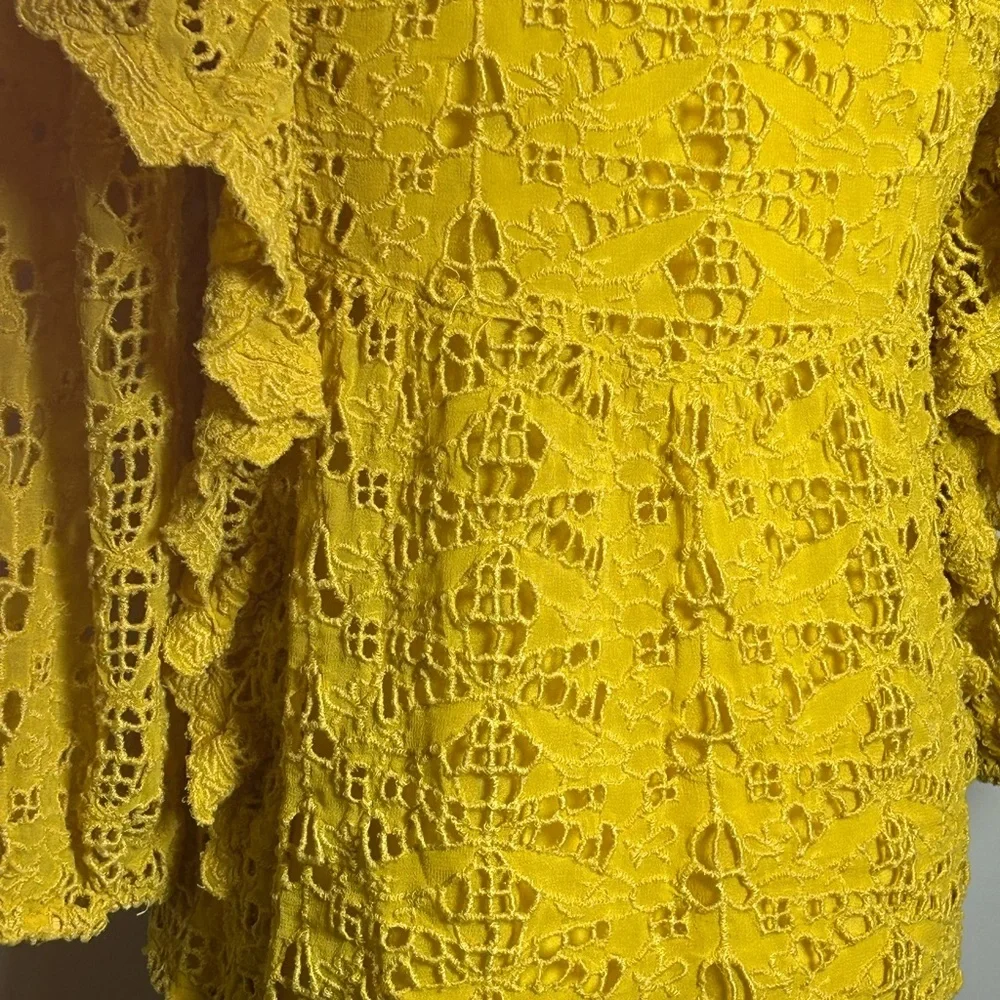 Anthropologie clementine Ruffled eyelet Blouse in vibrant mustard yellow size 4